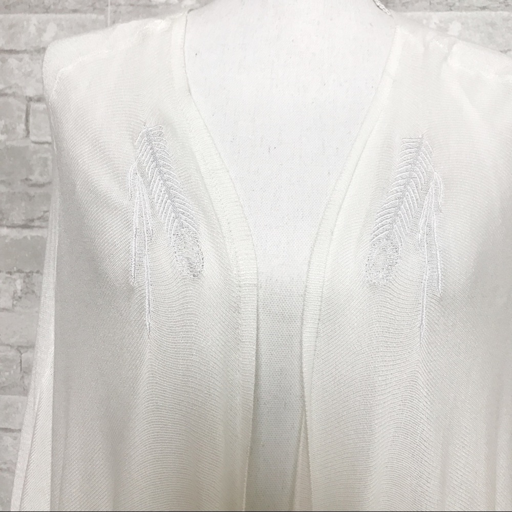 ark & CO. | 🆕Off White Cardigan Sm - Picture 3 of 8